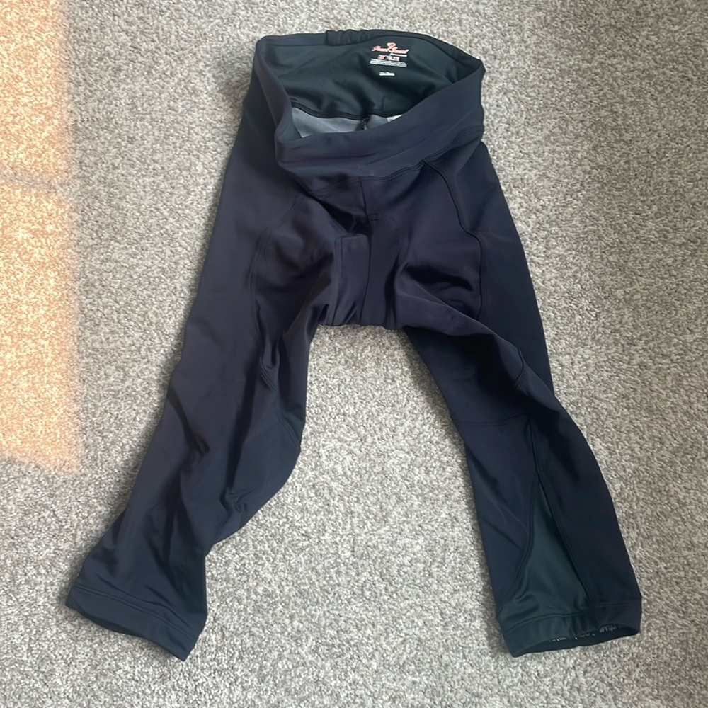 Women’s Pearl Izumi padded bike capri legging.. Size M.